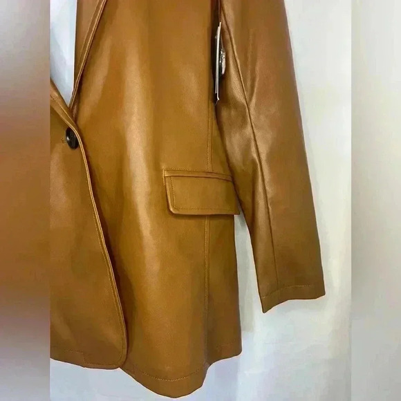 Mo-Ka Women’s Faux Leather Blazer, size XS, in color Peanut, BNWT - Picture 3 of 9